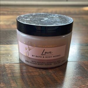 Bath & Body Works Aromatherapy Love Shea Sugar Scrub - Soft Pink